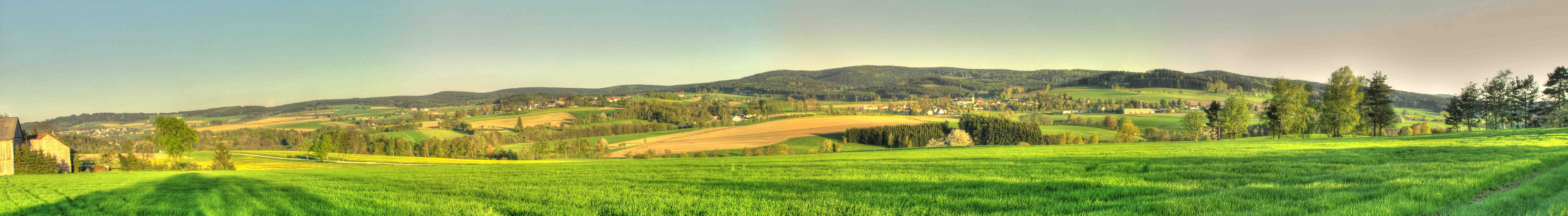 Landschaft ziemlich breit.jpg