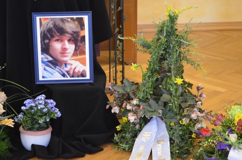 Datei:PortraitBlumen.jpg