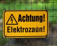 Achtung Elektrozaun.jpg