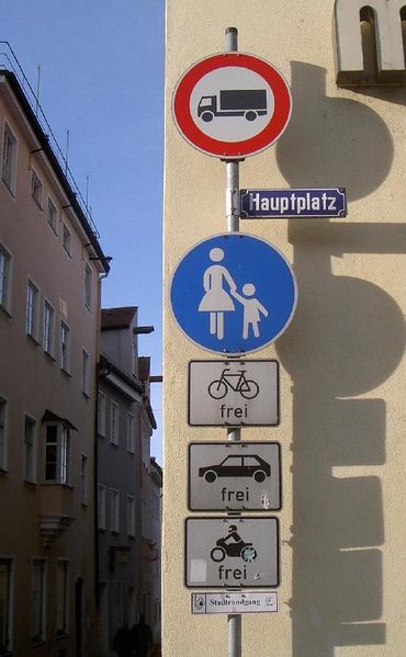 Datei:Fussweg.jpg